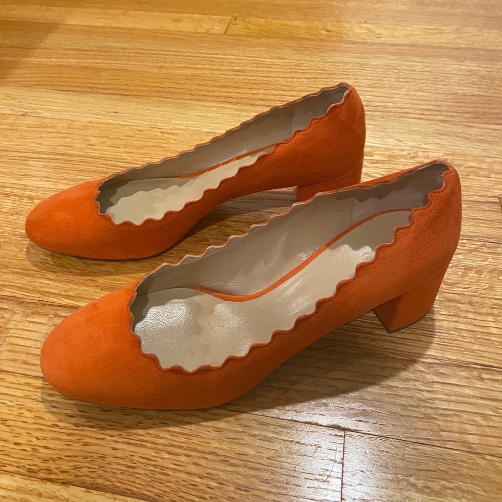 Chloe Orange Scalloped Suede Pumps EU Size 38/US Size 7.5